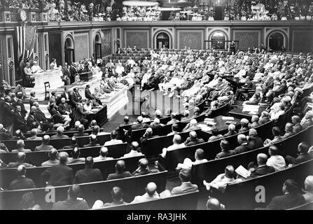 President Woodrow Wilson addressing congress on World War I / foreign affairs ca. 1917 Stock Photo