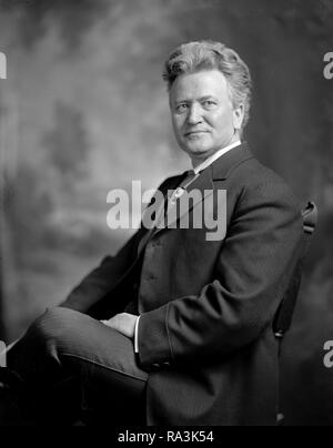 Wisconsin Senator Robert LaFollette ca. 1905-1925 Stock Photo - Alamy