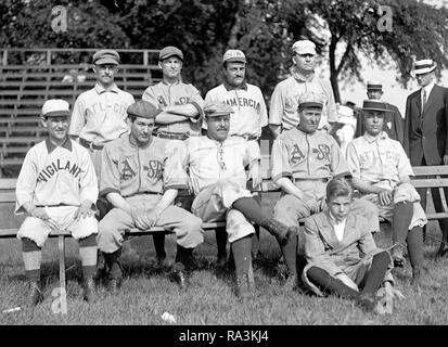 United States Congressmen group photo at congressional baseball game ca. 1911 Stock Photo
