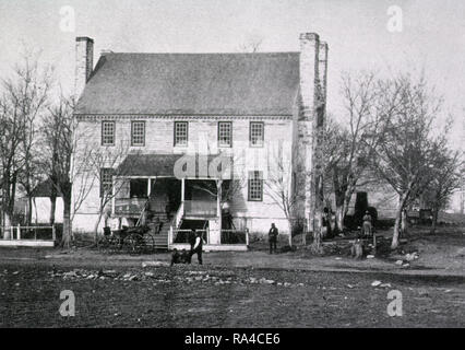 Soldiers outside of Grigsby House, Centreville. This was the headquarters of General Johnston prior to the evacuation of Manassas. ca. 1862 Stock Photo