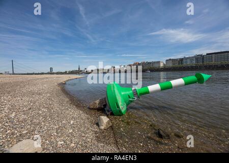 Rhine near Düsseldorf, extreme low water, Rhine level at 84 cm, after the long drought the left bank of the Rhine, near Stock Photo