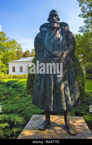 Czarnolas, Mazovia / Poland - 2018/09/01: Jan Kochanowski monument in front of historic manor house in Czarnolas hosting the Kochanowski museum - iconic Polish renaissance poet and writer Stock Photo