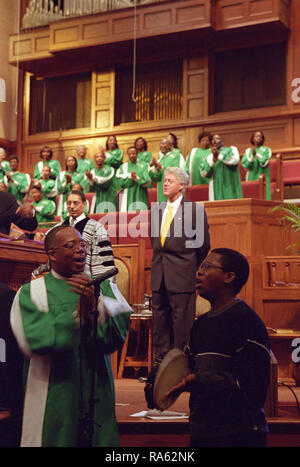 Photograph of President William Jefferson Clinton Delivering Remarks to the Congregation of Shiloh Baptist Church in Washington, D.C. 10/29/2000 Stock Photo