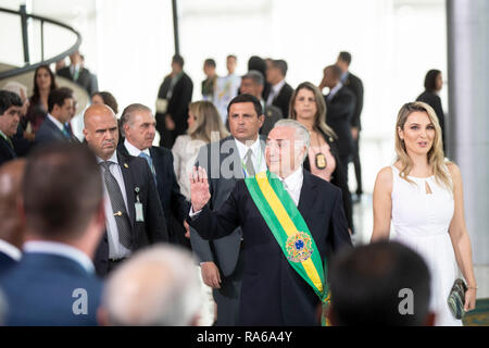 Brasilia, Brazil. 1st Jan, 2019. Brazil's outgoing President Michel Temer (C) and his wife Marcela Temer attend the inauguration ceremony in Brasilia, capital of Brazil, on Jan. 1, 2019. Army captain-turned-politician Jair Bolsonaro was sworn in as Brazil's president on Tuesday amid heightened security. Credit: Li Ming/Xinhua/Alamy Live News Stock Photo