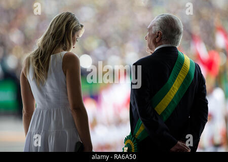 Brasilia, Brazil. 1st Jan, 2019. Brazil's outgoing President Michel Temer (R) and his wife Marcela Temer wait for Jair Bolsonaro during the inauguration ceremony in Brasilia, capital of Brazil, on Jan. 1, 2019. Army captain-turned-politician Jair Bolsonaro was sworn in as Brazil's president on Tuesday amid heightened security. Credit: Li Ming/Xinhua/Alamy Live News Stock Photo