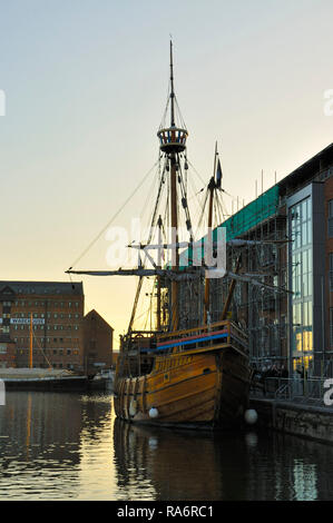 Replica of John Cabot's ship Matthew, Gloucester Docks Stock Photo