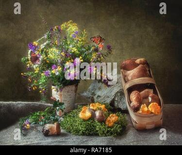 Still life with splendid bouquet of wildflowers Stock Photo - Alamy