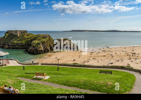 TENBY, PEMBROKESHIRE, WALES - AUGUST 2018: Wide angle view from the hill overlooking castle beach and St Catherine's Island in Tenby, West Wales. Stock Photo