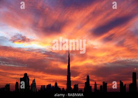 Beijing, China. 2nd Jan, 2019. Photo taken on Jan. 2, 2019 shows the Burj Khalifa at sunset in Dubai, the United Arab Emirates (UAE). Credit: Mahmoud Khaled/Xinhua/Alamy Live News Stock Photo