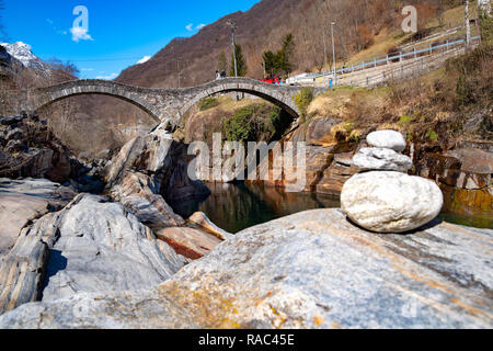 Ponte dei Salti; mediaeval double-arched bridge in Lavertezzo, Ticino Stock Photo