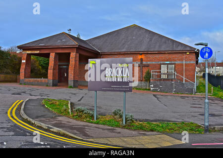 Brackla Tabernacle Church is a modern church located close to the Triangle Shopping Centre in the middle of Brackla housing estate. Bridgend, S.Wales Stock Photo