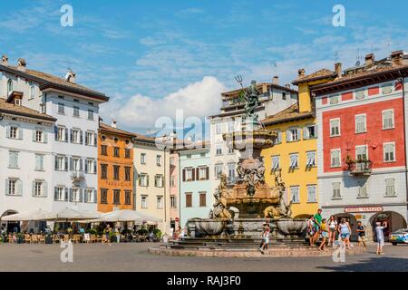 Colourful houses on the Cathedral Square, Piazza del Duomo, with Neptune Fountain, Fontana del Nettuno, Old Town, Trento Stock Photo