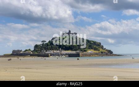 St. Michael's Mount at low tide, Marazion, Cornwall, England, United Kingdom Stock Photo