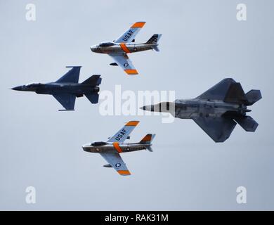 24+ 1St Indian Civilian To Fly F 16 Falcon Fighter Aircraft Background