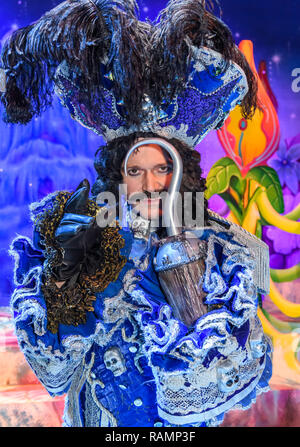 Birmingham, UK. 3rd January, 2019. Peter Pan - the Birmingham Hippodrome. 3 January 2019. Darren Day takes to the stage as Captain Hook in Peter Pan at the Birmingham Hippodrome.  Darren Day has replaced Jimmy Osmond in the role. Jimmy Osmond suffered a stroke after a performance last week. Picture by Simon Hadley/ Alamy Live News. Stock Photo