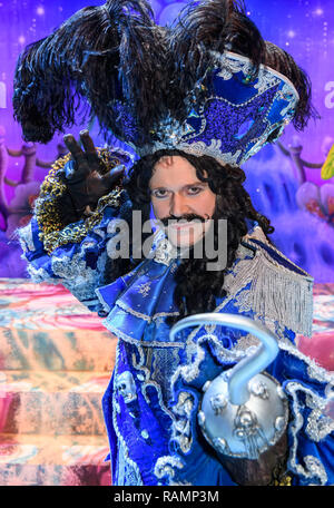 Birmingham, UK. 3rd January, 2019. Peter Pan - the Birmingham Hippodrome. 3 January 2019. Darren Day takes to the stage as Captain Hook in Peter Pan at the Birmingham Hippodrome.  Darren Day has replaced Jimmy Osmond in the role. Jimmy Osmond suffered a stroke after a performance last week. Picture by Simon Hadley/ Alamy Live News. Stock Photo