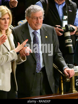 Washington, United States Of America. 03rd Jan, 2019. Singer Tony Bennett, a guest of Speaker of the United States House of Representatives Nancy Pelosi (Democrat of California), stands in the gallery as the 116th Congress convenes for its opening session in the US House Chamber of the US Capitol in Washington, DC on Thursday, January 3, 2019. Credit: Ron Sachs/CNP (RESTRICTION: NO New York or New Jersey Newspapers or newspapers within a 75 mile radius of New York City) | usage worldwide Credit: dpa/Alamy Live News Stock Photo