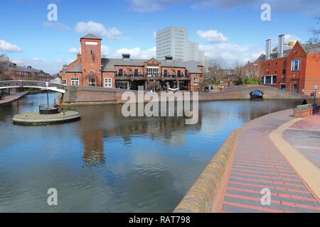 Birmingham water canal network - famous Birmingham-Fazeley roundabout. West Midlands, England. Stock Photo