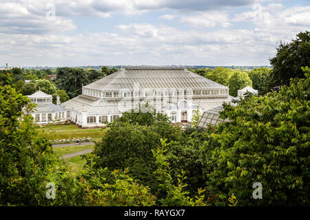 View of the Temperate House Glasshouse under renovation in Kew Gardens, Kew, London, UK on 15 July 2014 Stock Photo
