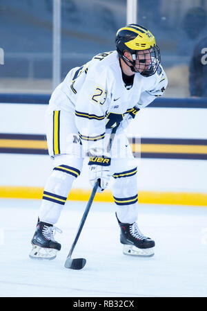 Indiana, USA. 05th Jan, 2019. Michigan forward Jimmy Lambert (23) during NCAA Hockey game action between the Michigan Wolverines and the Notre Dame Fighting Irish at Notre Dame Stadium in Indiana. Michigan defeated Notre Dame 4-2. John Mersits/CSM/Alamy Live News Stock Photo