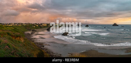Dramatic dusk at Bandon from Coquille Point viewpoint, Pacific Coast scenery, Oregon, USA. Stock Photo