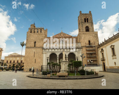 The Norman architecture of the Cathedral of Monreale, a town in the Metropolitan City of Palermo, Sicily, Italy Stock Photo