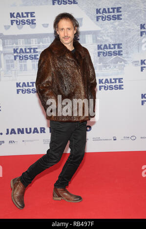 06 January 2019, Bavaria, München: The actor Michael Ostrowski comes to the premiere of the film 'Kalte Füße' at the Mathäser Kino. The comedy can be seen in cinemas from 10 January. Photo: Ursula Düren/dpa Stock Photo