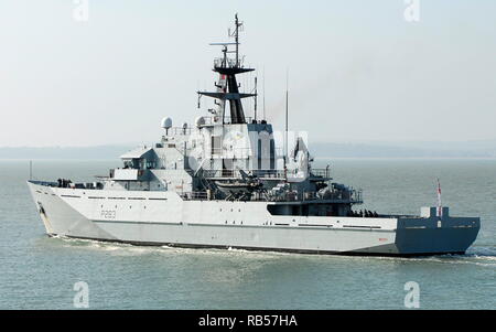 AJAXNETPHOTO. - 12TH SEPT, 2014. PORTSMOUTH, ENGLAND. - PATROL SHP - HMS MERSEY LEAVING HARBOUR. UPDATE 7TH JAN 2019; ROYAL NAVY DEPLOYED HMS MERSEY TO CHANNEL TO 'HELP PREVENT MIGRANTS MAKING THE DANGEROUS JOURNEY.'. PHOTO:TONY HOLLAND/AJAX REF;DTH141209 1076 Stock Photo