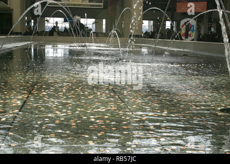 The dancing water fountains on The Avenue of Cleveland's Tower City Center Stock Photo