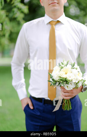 White shirt 2025 yellow tie