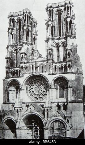 Photograph of the exterior of the Cathedral of Laon. It was the seat of the Archdiocese of Amiens and where the coronations of the Kings of France took place. The French Gothic Roman Catholic church was completed in 1212. France. Stock Photo