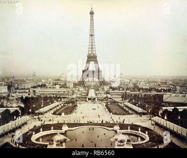 Eiffel Tower and Champ de Mars seen from Trocadero Palace, Paris Exposition, 1889 Stock Photo