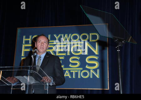 LOS ANGELES, CA - NOVEMBER 09: Hollywood Foreign Press Association president Philip Berk  and actor Kevin Spacey speak onstage during the Hollywood Foreign Press Association's (HFPA) Cecil B. DeMille Award recipient announcement at the Four Seasons Hotel on November 9, 2010 in Los Angeles, California.   People:  Kevin Spacey Stock Photo