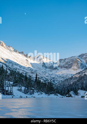 Hiking Trail to a Frozen lake Beneath "The Spearhead" In Glacier Gorge, Rocky Mountain National Park Stock Photo