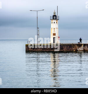 The octagonal Lighthouse in Anstruther, built  in 1880 and was dedicated to Dr Thomas Chalmers, a local scientist . It marks the end of the breakwater Stock Photo