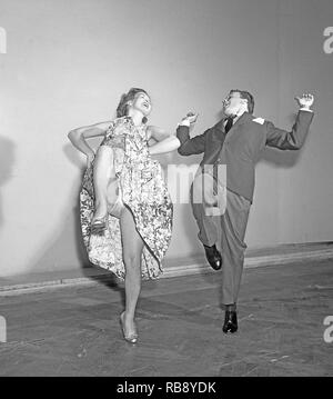 Charleston dance hi-res stock photography and images - Alamy