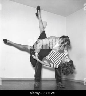 Jitterbug dance. A dance popularized in the United states and spread by American soldiers and sailors around the world during the Second world war. Pictured here Erik Danielsen and Miss Gunvor Johansson when dancing the Jitterbug dance 1944. Photo: Kristoffersson ref K101-4 Stock Photo