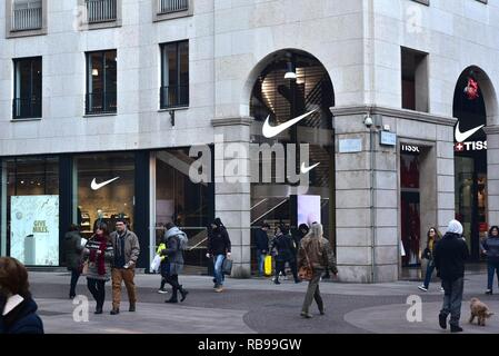 Hijab sports for in Nike store of Corso Vittorio Emanuele that some controversy