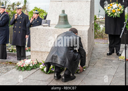 Bantry, West Cork, Ireland. 8th Jan, 2019. On the 40th Anniversary of the Whiddy Island disaster, in which the French oil tanker Betelgeuse exploded killing 50, the Ambassador of France in Ireland, His Excellency Stephane Crouzat lays a wreath at the memorial.  Credit: AG News/Alamy Live News. Stock Photo