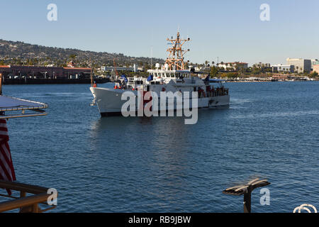The Coast Guard Cutter Terrell Horne arrives in San Pedro, California, Jan. 02, 2019. The Terrell Horne is the third of four Fast-Response Cutters to be home-ported at Base Los Angeles-Long Beach and is scheduled to be officially commissioned in the spring. The cutter is named after Senior Chief Petty Officer Terrell Horne. On Dec. 2, 2012, Horne was serving as the Executive Petty Officer aboard the Coast Guard Cutter Halibut, operating out of Marina Del Rey, California. He died from injuries sustained while conducting maritime law enforcement operations off the California coast. U.S. Coast Gu Stock Photo