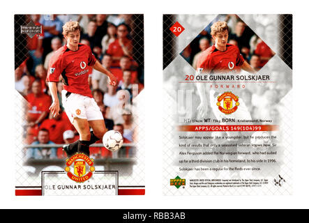 The front and back of an Upper Deck football player card from 2002 featuring Ole Gunnar Solskjaer playing for Manchester United Stock Photo