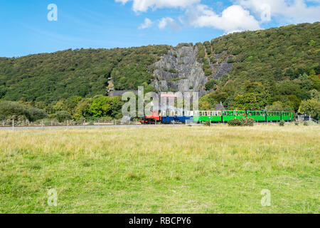 Llanberis Lake Railway next to Llyn Padarn in North Wales Stock Photo