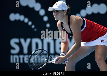 Sydney Olympic Park, Sydney, Australia. 9th Jan, 2019. Sydney International Tennis; Ashleigh Barty of Australia prepares to receive serve in her match against Simona Halep of Romania Credit: Action Plus Sports/Alamy Live News Stock Photo