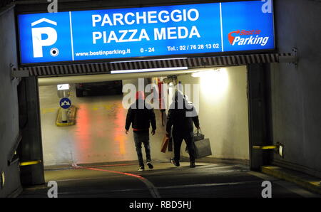 Sfera Ebbasta invade Milano con cartelloni misteriosi. Album in