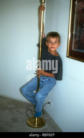 CHICAGO, IL - AUGUST 7: (EXCLUSIVE) Acrobat/artist Anton Tchelnokov poses at a photo shoot on August 7, 1993 in Chicago, Illinois. Photo by Barry King/Alamy Stock Photo Stock Photo