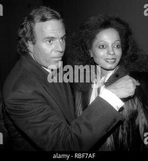 Julio Iglesias Diana Ross 1980 Photo By John Barrett/PHOTOlink Stock ...