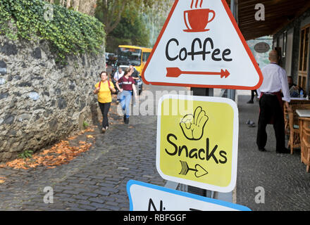 16 November 2018, Portugal, Funchal/Monte: Signs point to a cafe in Monte on the Portuguese island of Madeira. Photo: Holger Hollemann/dpa Stock Photo