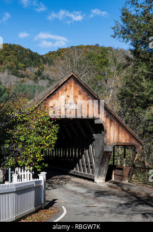 Covered bridge, Middle Bridge, Woodstock, Vermont, USA. Stock Photo