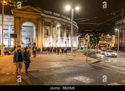 A view from College Green of cars and public transportation by the Bank of England. Stock Photo