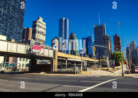 MODERN BUILDINGS WEST SIDE HIGHWAY CHELSEA MANHATTAN NEW YORK USA Stock Photo - Alamy